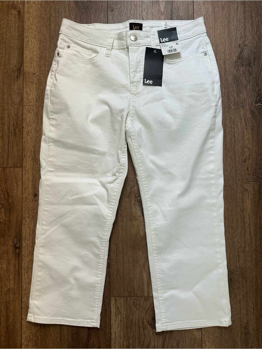 NWT! Lee Women's Capris, White, Stretch, Mid Rise, Inseam 22", Classic, 8